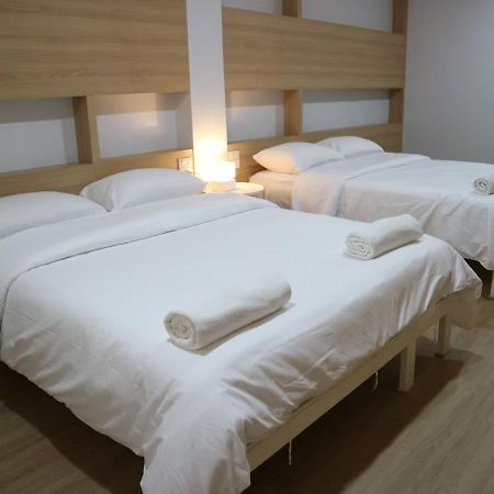 Boon Street Hostel Бангкок Экстерьер фото