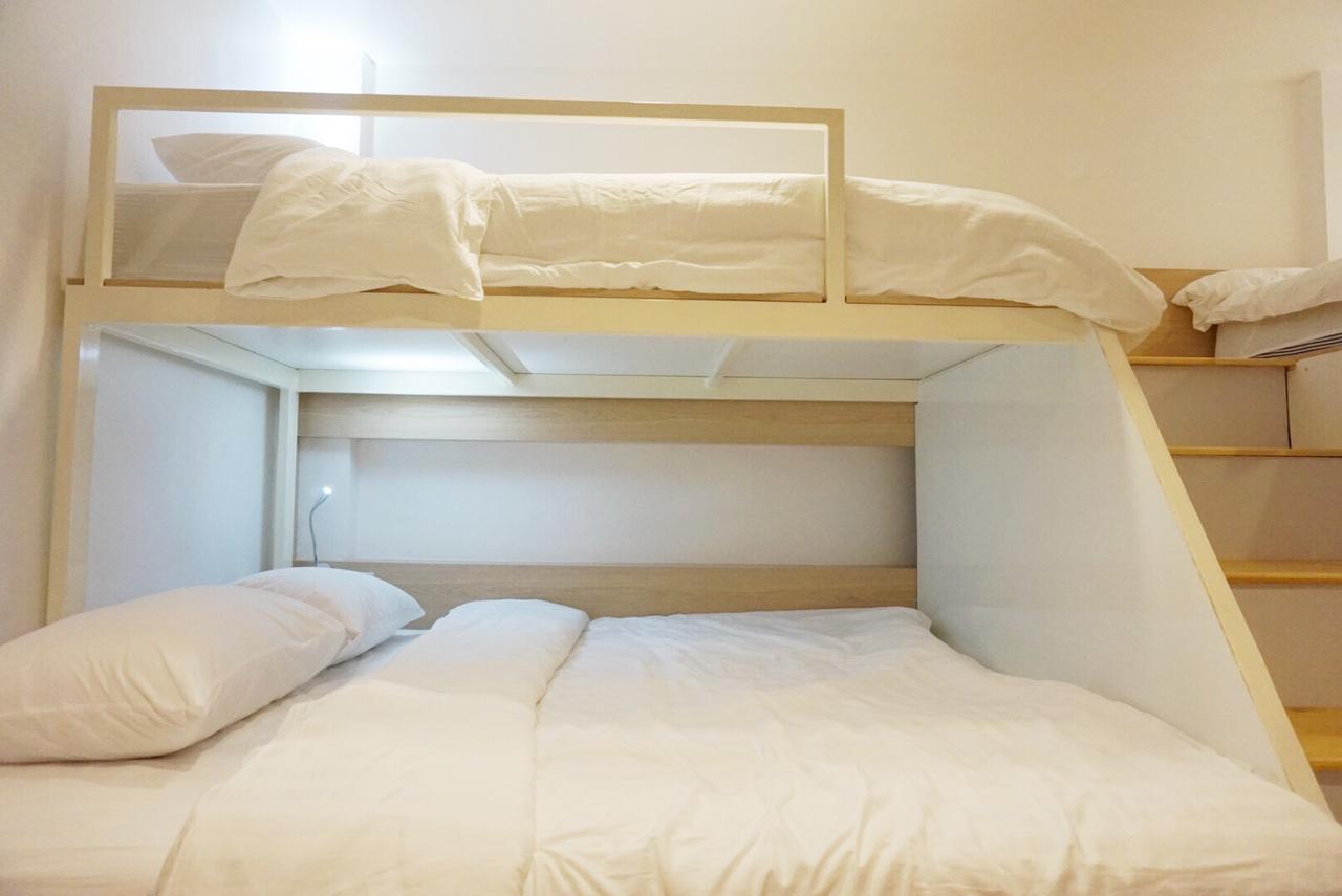 Boon Street Hostel Бангкок Экстерьер фото