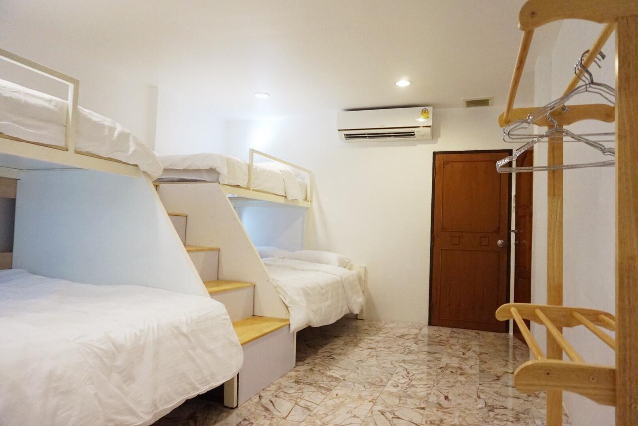 Boon Street Hostel Бангкок Экстерьер фото