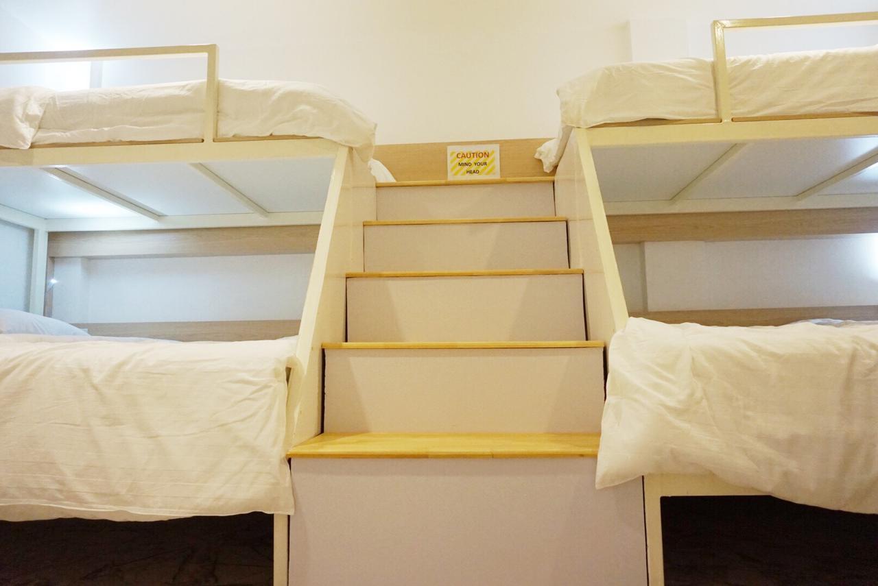 Boon Street Hostel Бангкок Экстерьер фото
