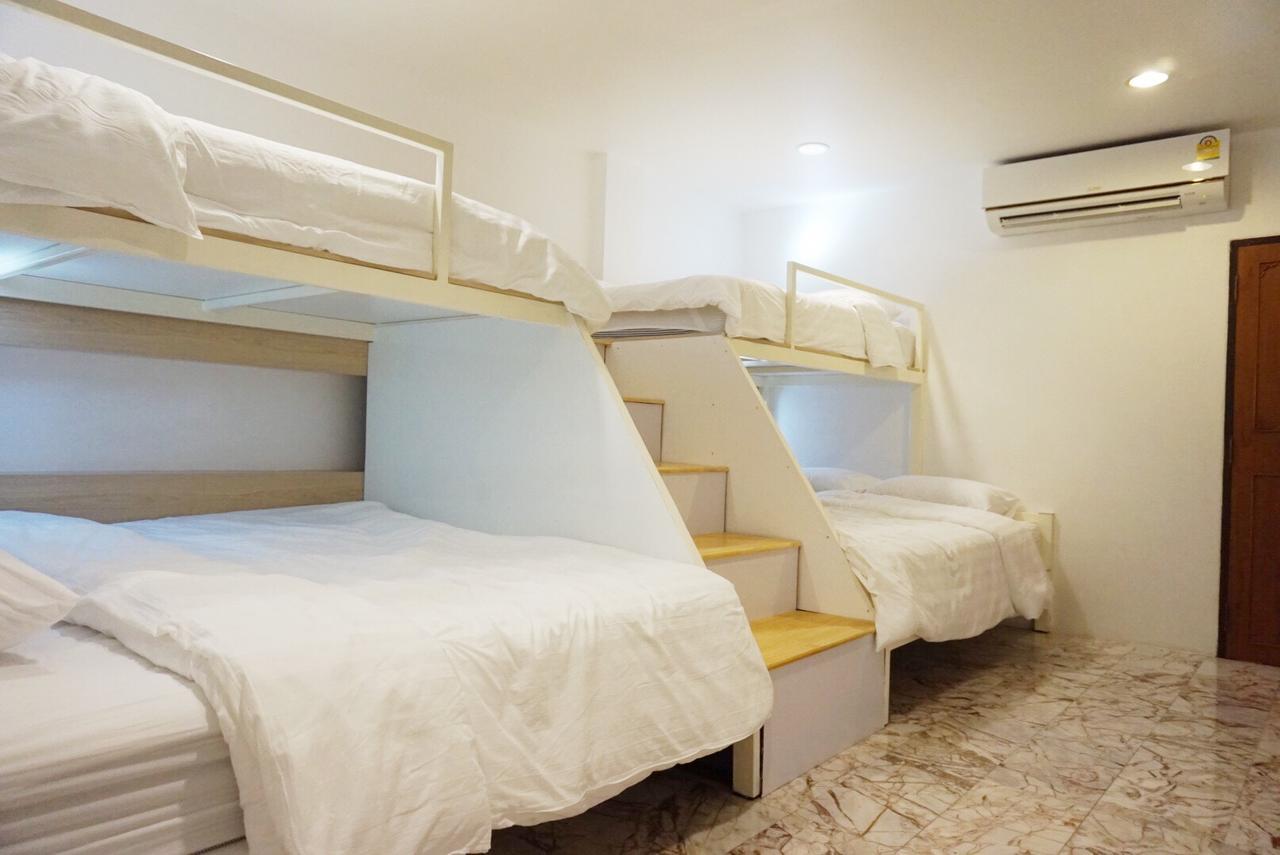 Boon Street Hostel Бангкок Экстерьер фото